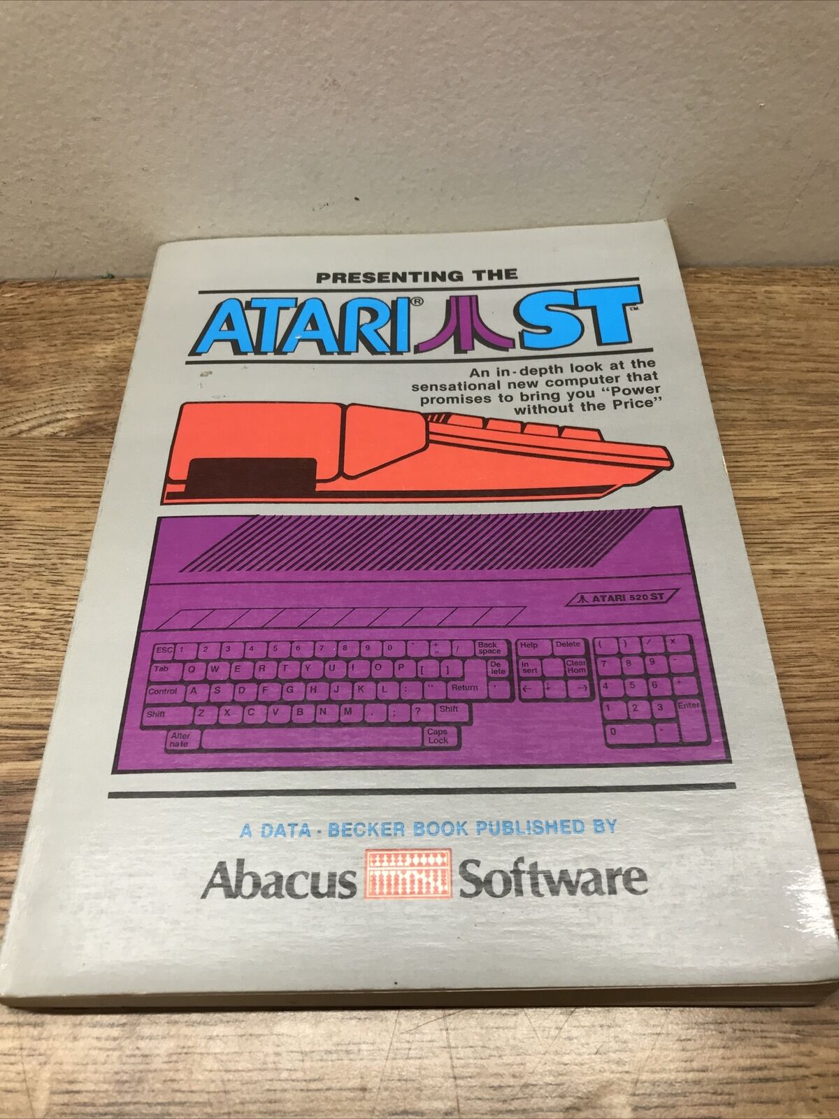 Atari ST Presenting Guide Book RARE Abacus Software 091643933X Computer