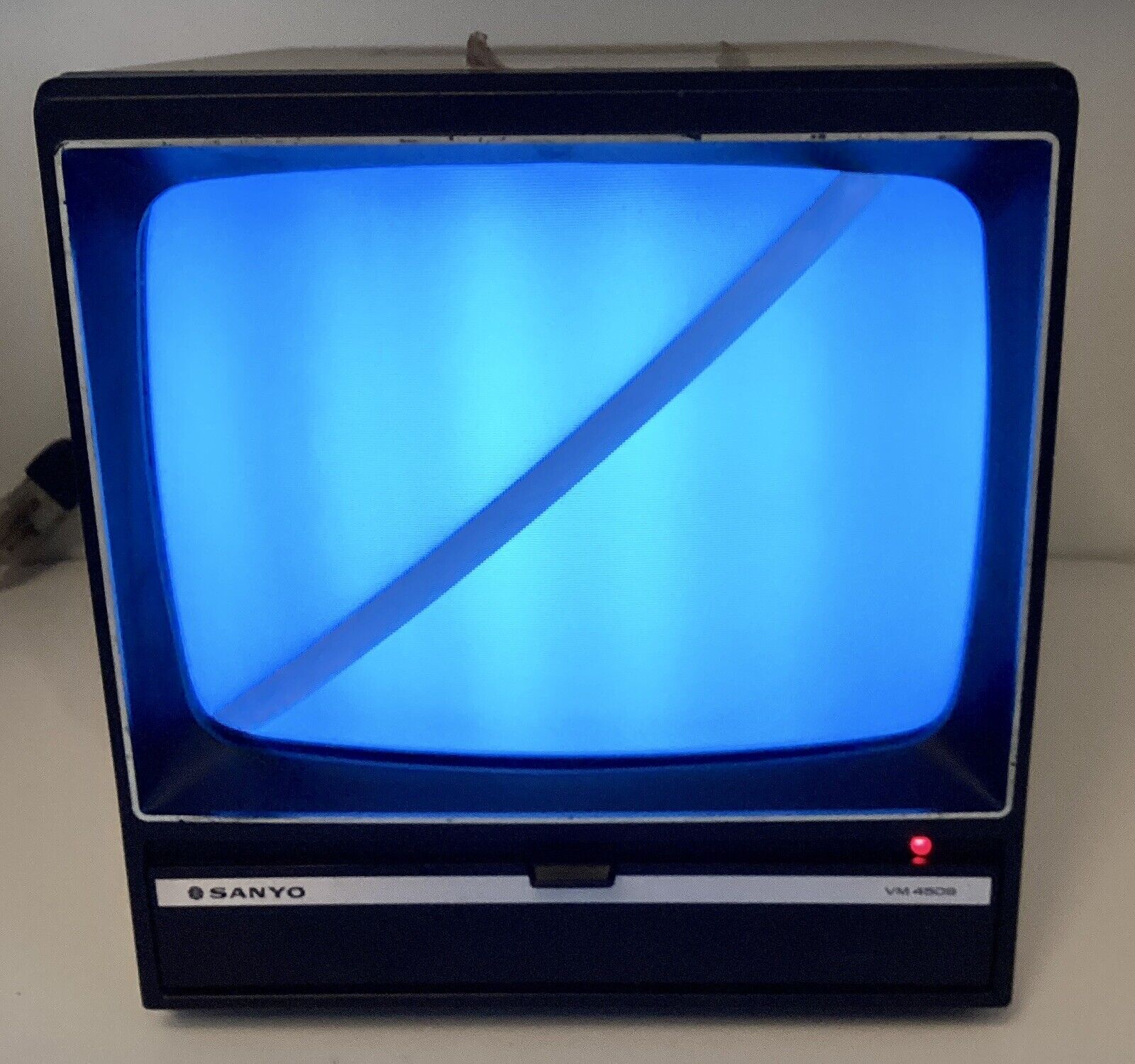 Sanyo VM 4509 Vintage Video Monitor Made in Japan 1984
