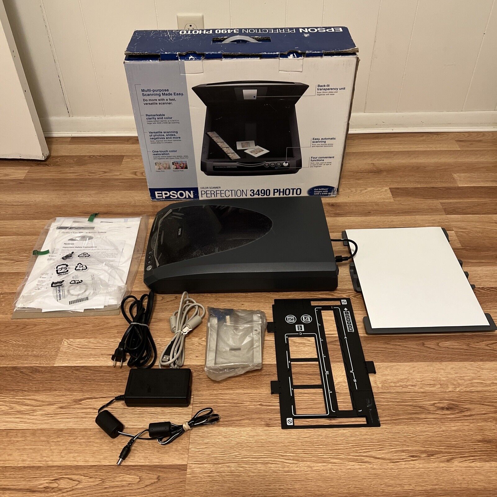 Epson Perfection 3490 Flatbed USB 2.0 Photo Scanner - Complete In Original Box