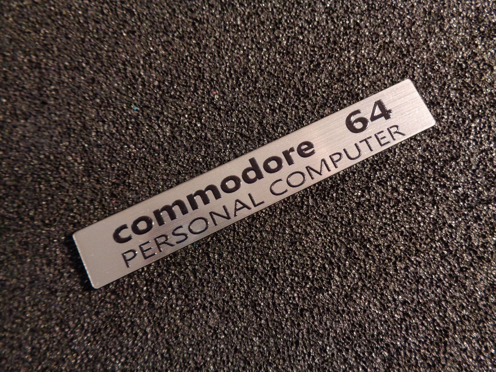 Commodore C64 Silver Black Label / Aufkleber / Sticker / Badge / Logo [242f]
