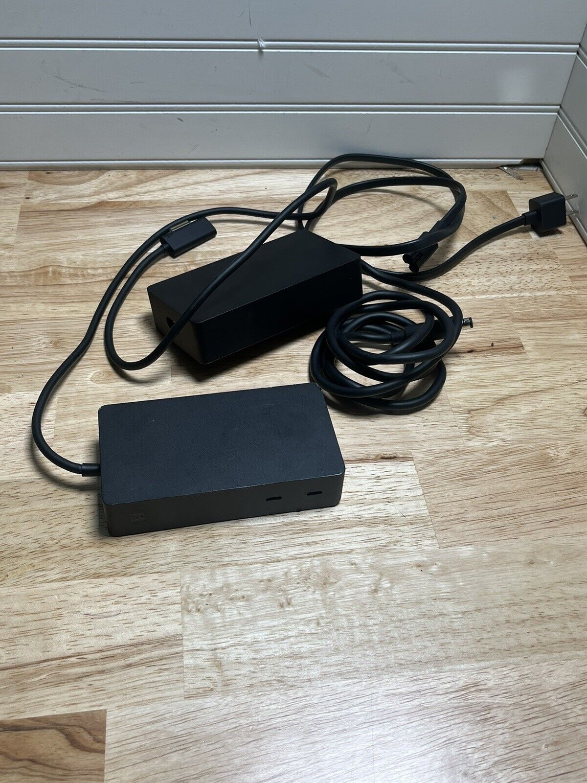 Microsoft Surface Dock 2 Docking Station, Black USB C - Model 1917 With Charger 