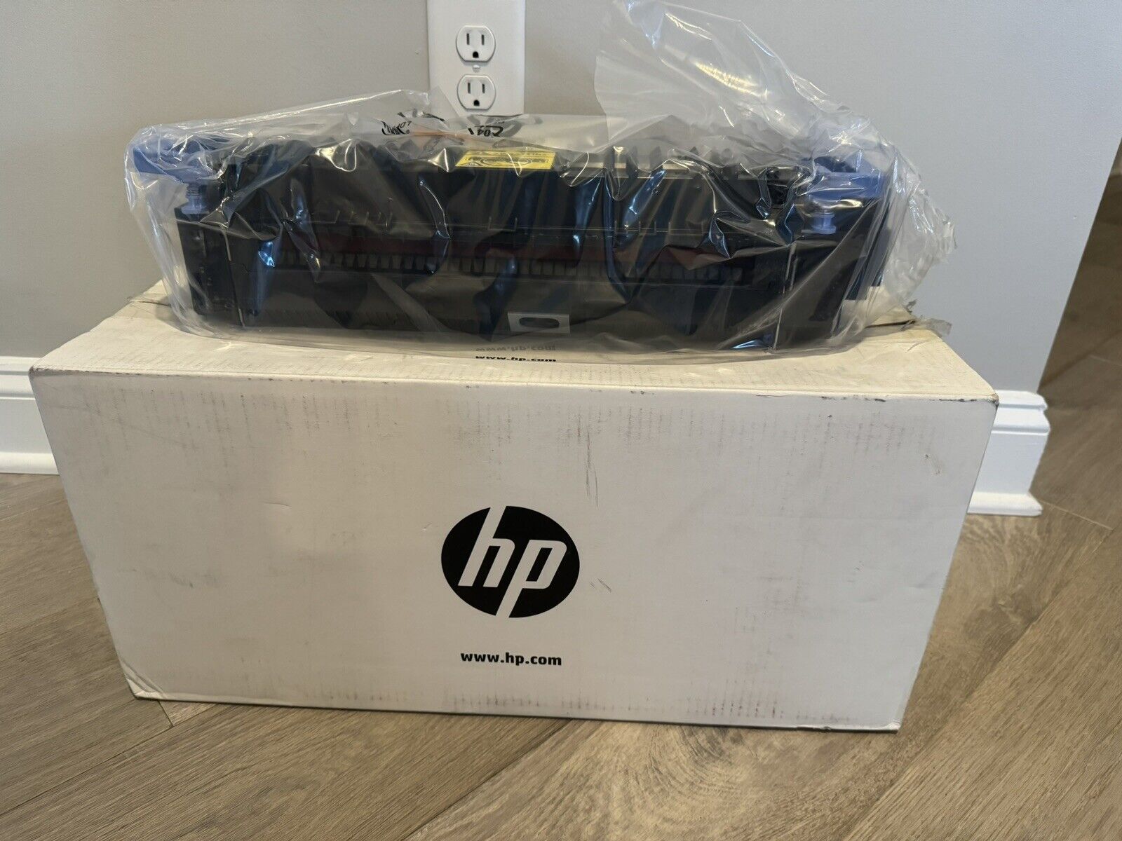 BRAND NEW Genuine HP Color LaserJet CB457A 110V Fuser Kit Wow Fast Shipping