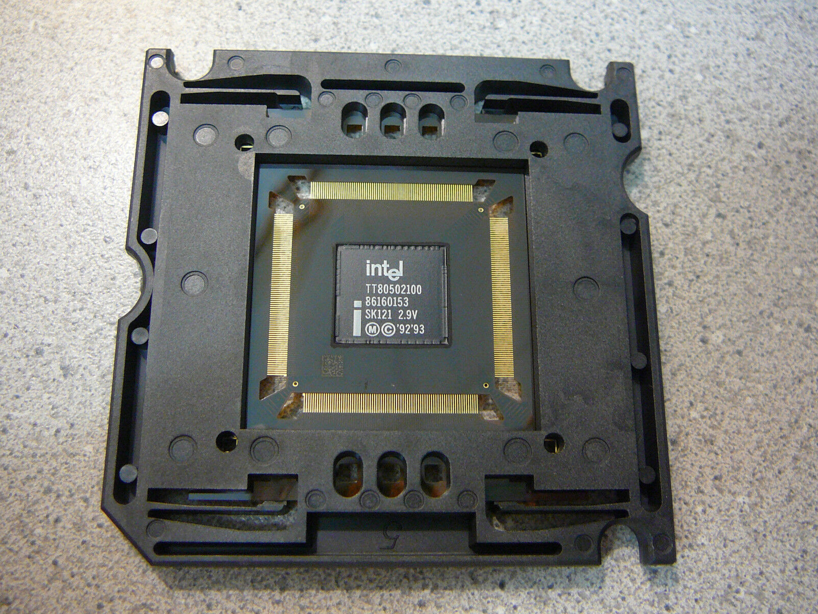 Intel Mobile Pentium 100 MHz CPU / Microprocessor  TT80502100  **NEW**  Qty.1