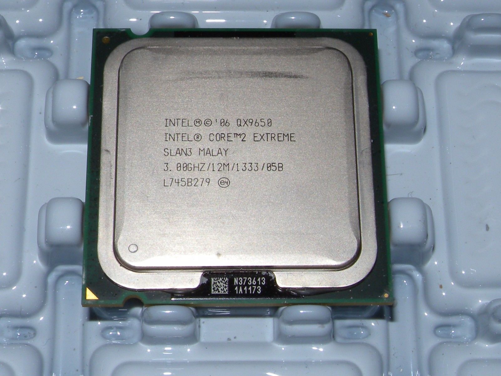 Intel Core 2 Extreme QX9650 3.0GHz SLAN3 12MB LGA775 Quad-Core cpu，very fresh