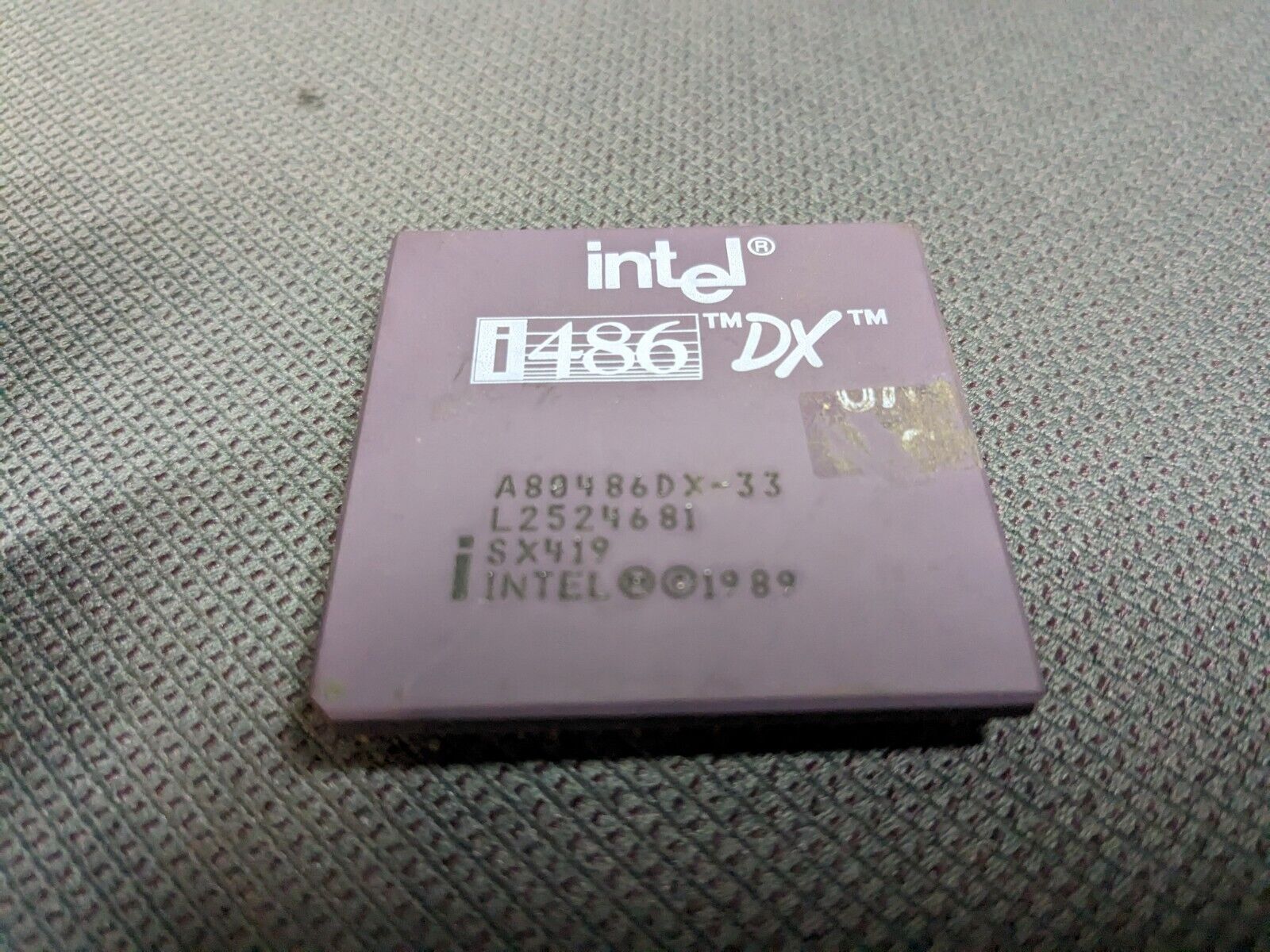 Vintage Intel i486 DX 33 MHz A80486DX-33 SX419 CPU
