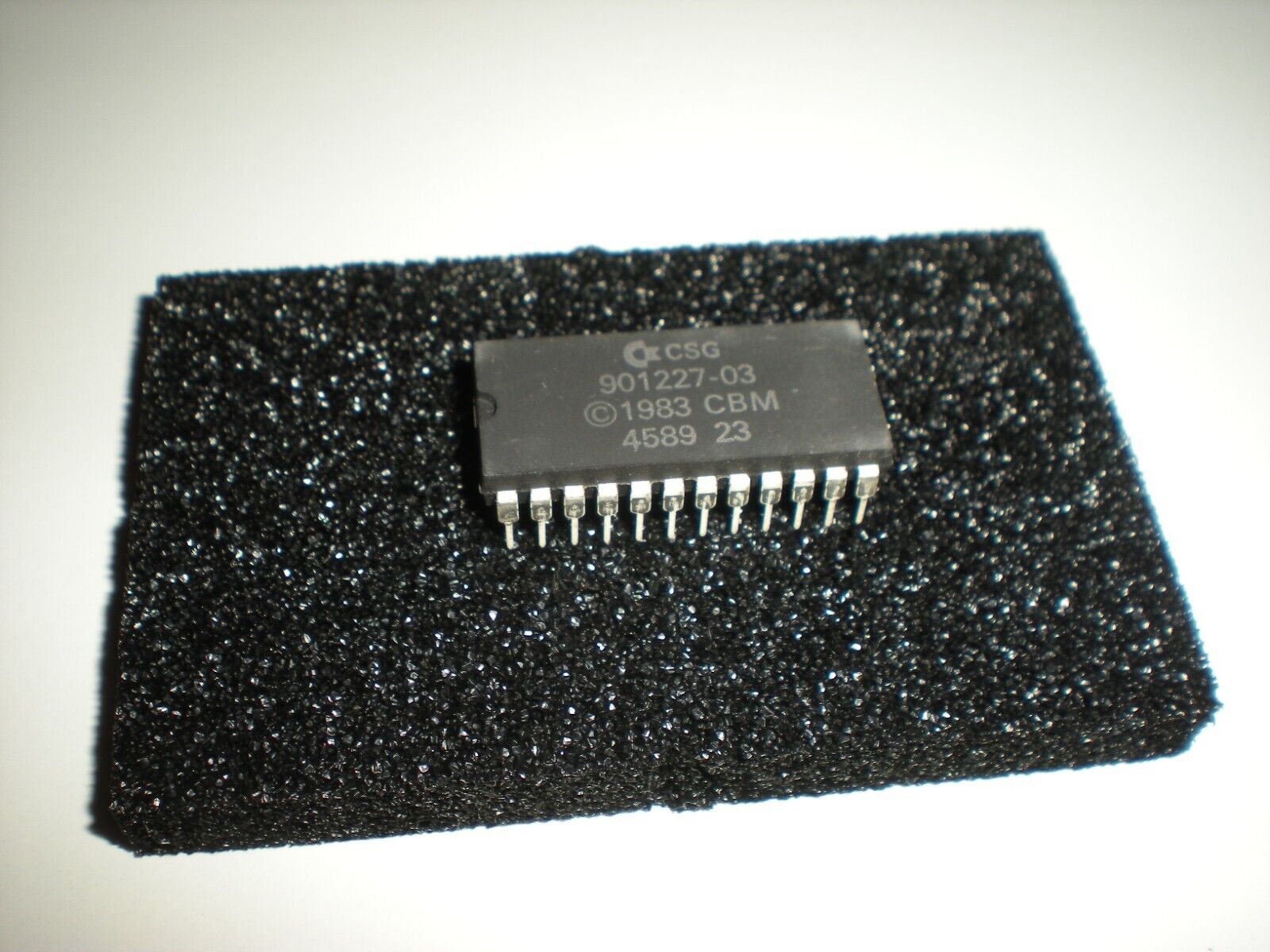 CSG & CBM Commodore 64 kernal rom IC chip 901227-03 similar to MOS