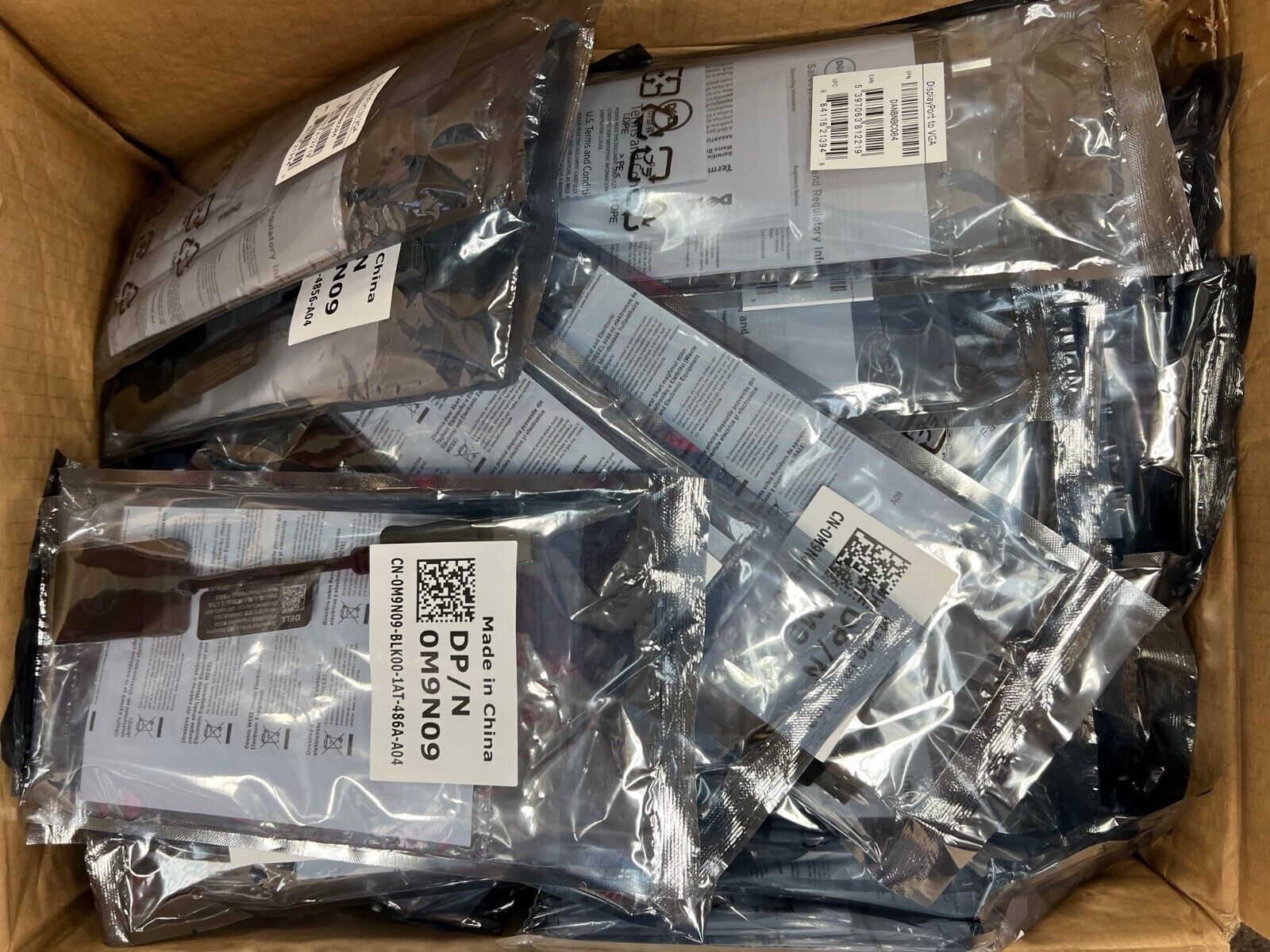 Lot of 25 NEW Genuine Dell DisplayPort to VGA Adapters (DP/N: 0M9N09 & M9N09)