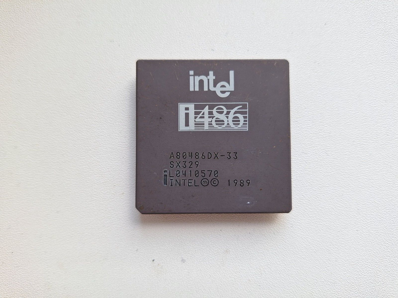 Intel A80486DX-33 SX329 486DX-33 old logo old date very rare vintage CPU GOLD