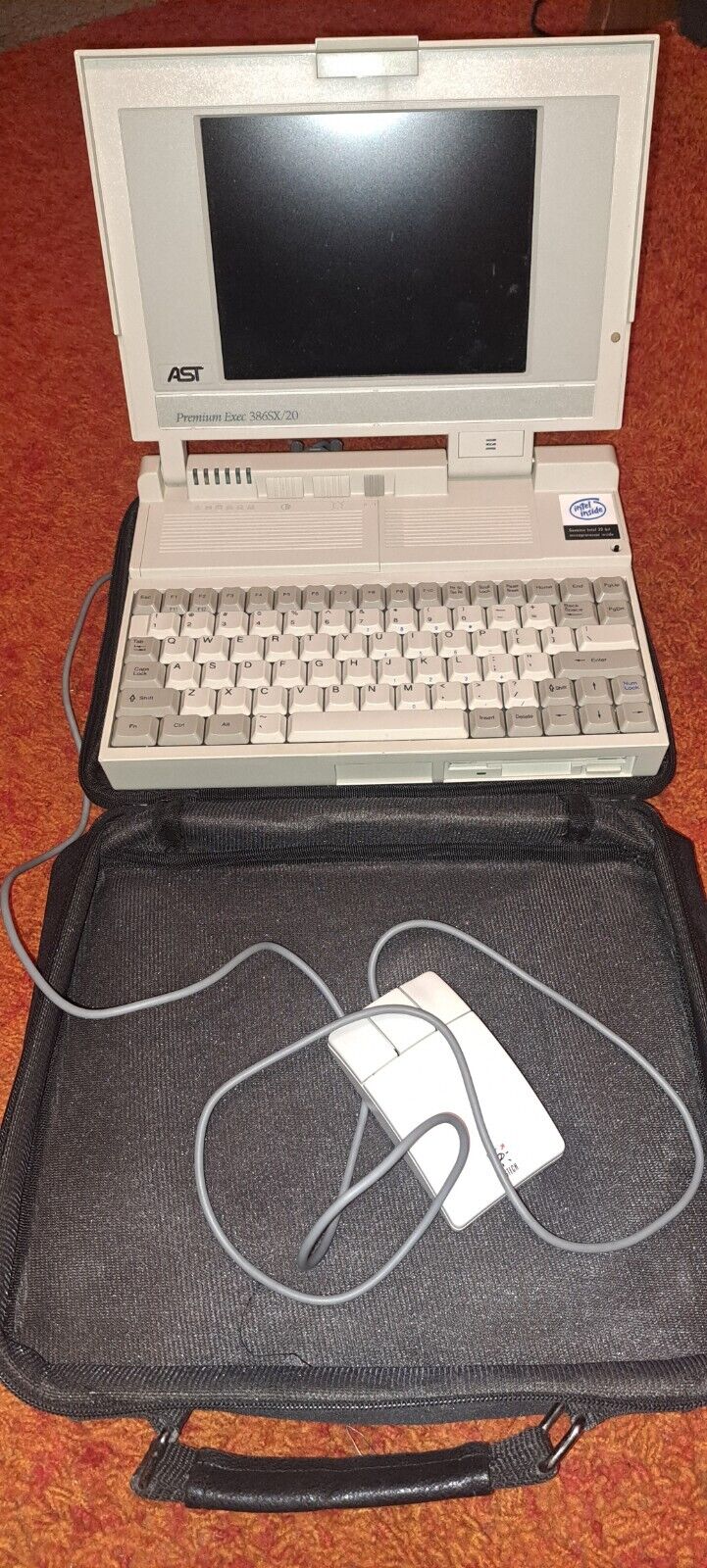 Vintage AST Premium Exec 386SX/20  Laptop Computer UNTESTED