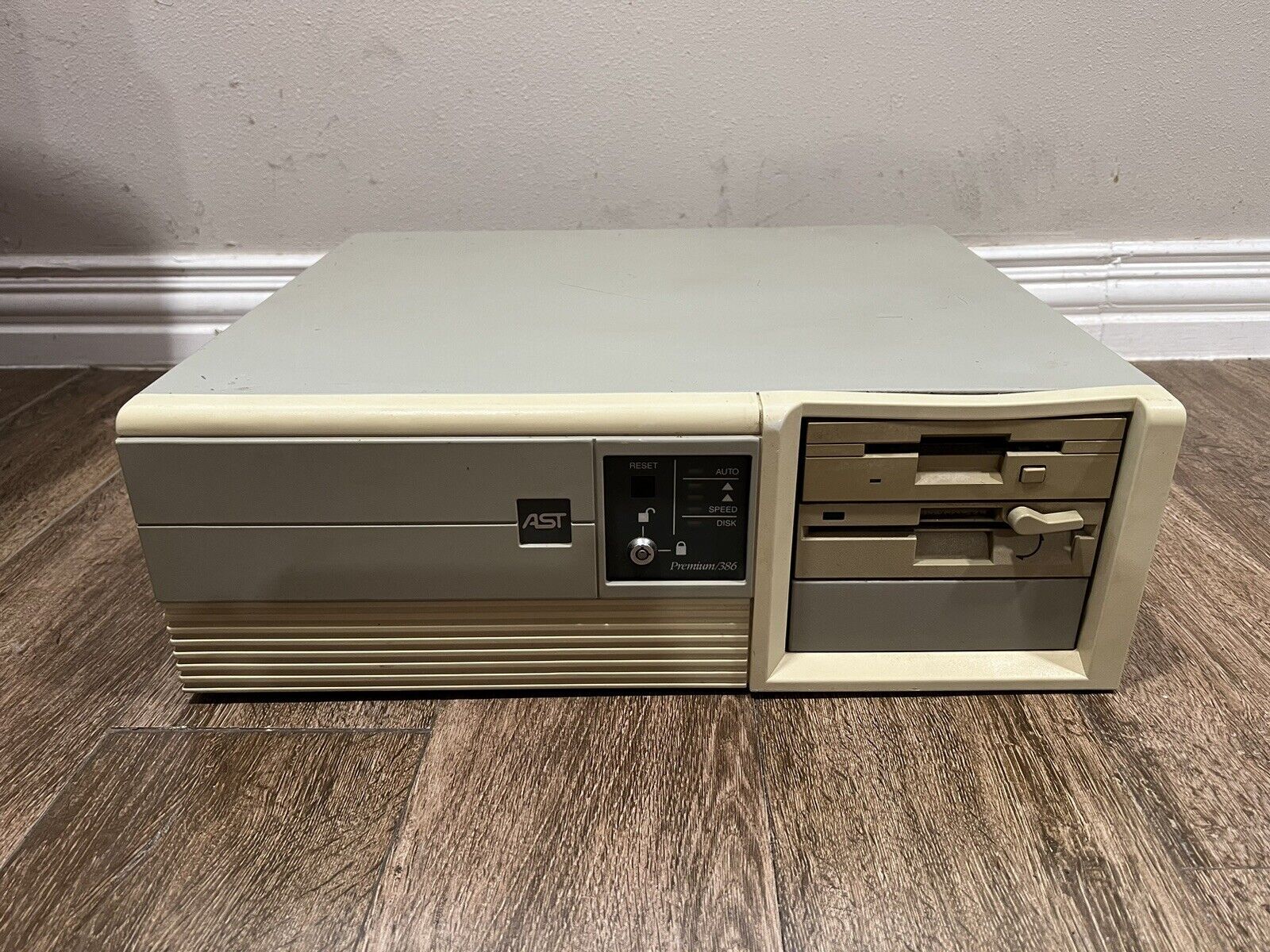 Vintage AST Premium 386 Computer PC FOR PARTS REPAIR
