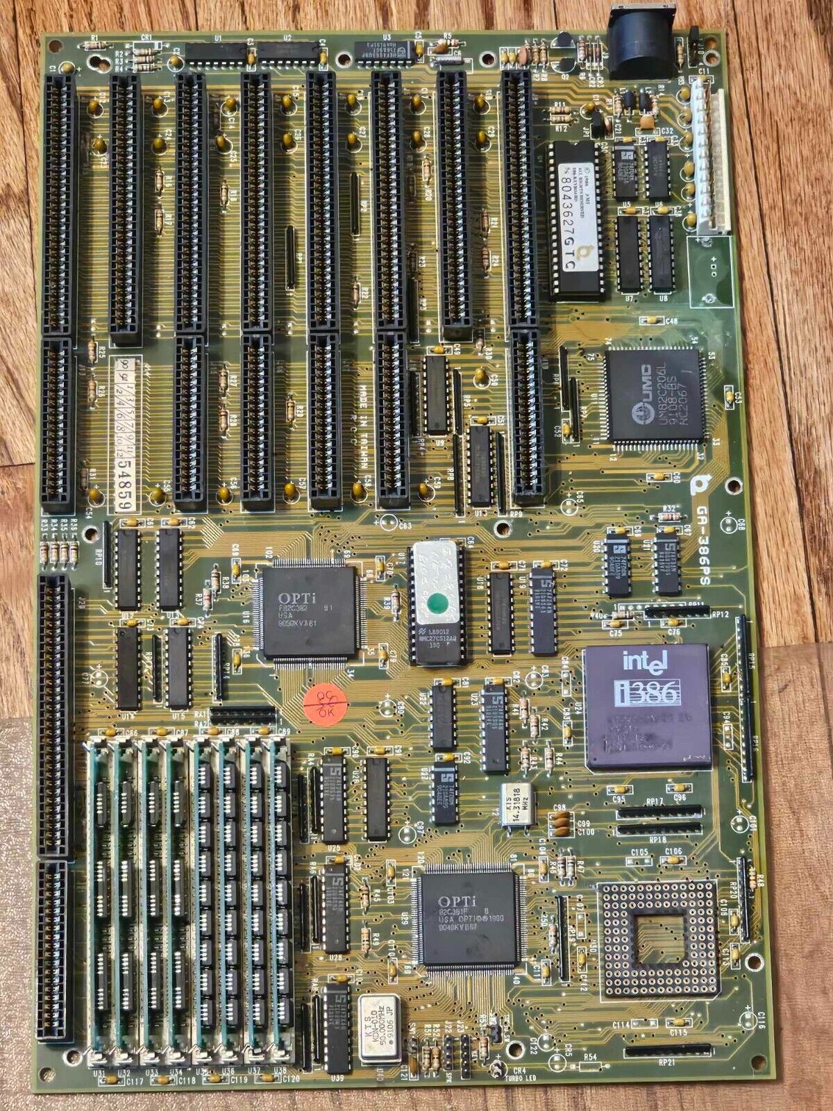 Very Rare Vintage Retro AT Gigabyte  GA-386PS Motherboard 7X 16Bit ISA 1X 8-Bit