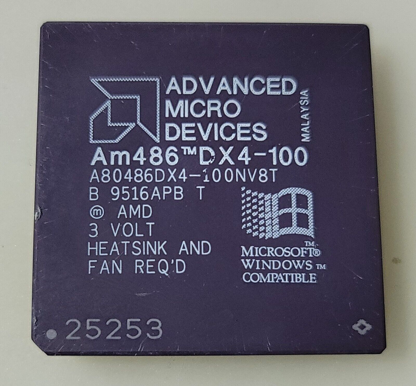 Vintage Rare AMD AM486DX4-100 A80486DX4-100NV8T Processor Collection/Gold