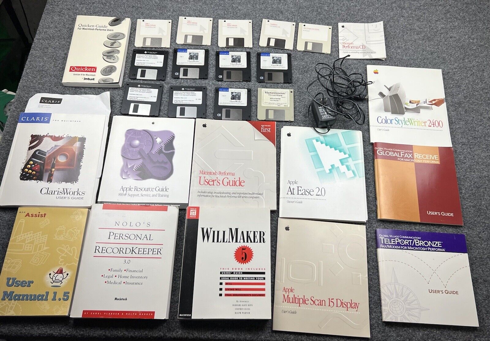 Huge Lot Vintage Mac Macintosh Manuals Book Floppy Disk Program Apple Guide RARE