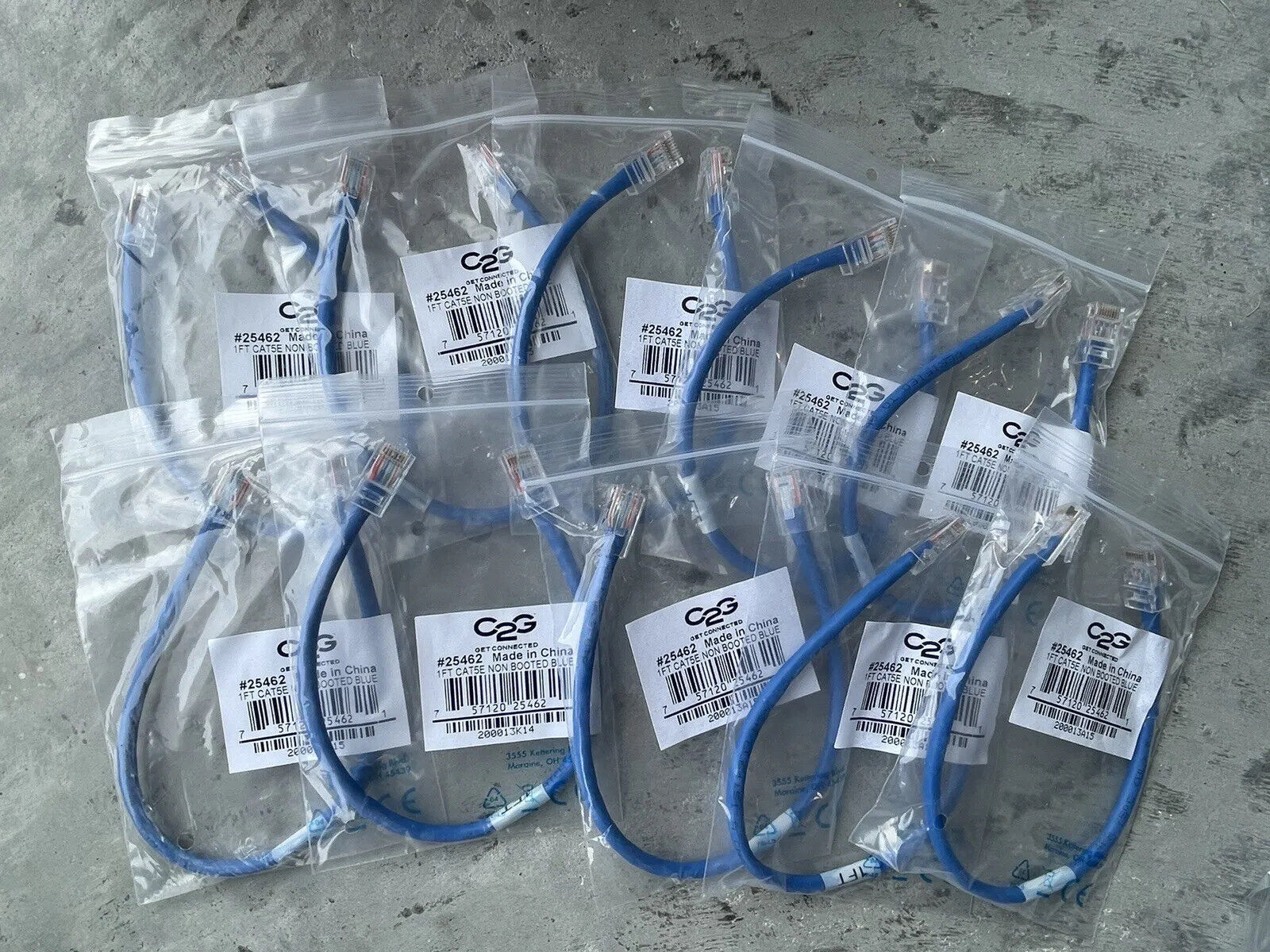Lot of 100 Cables To Go Cat5e Non Booted  1ft #25462