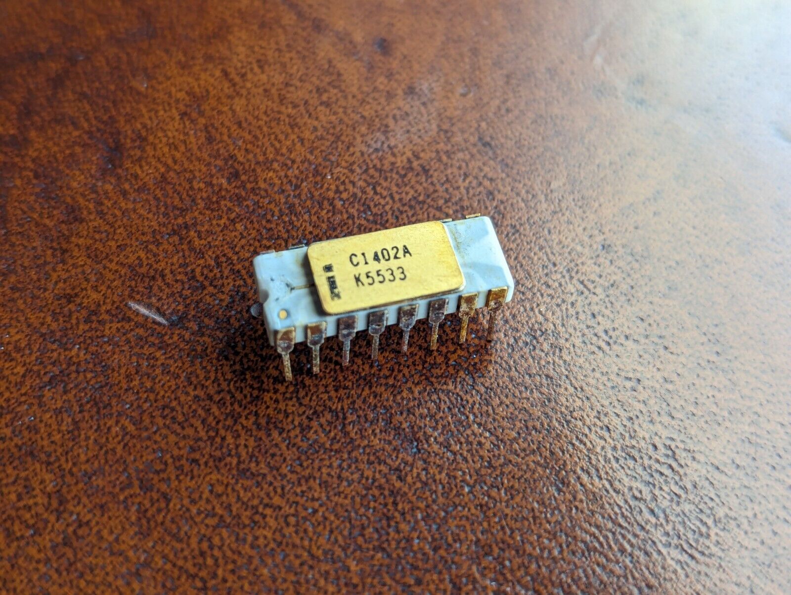 Vintage Intel Grey C1402A Shift-Register - C4004 era Chip made in Malaysia