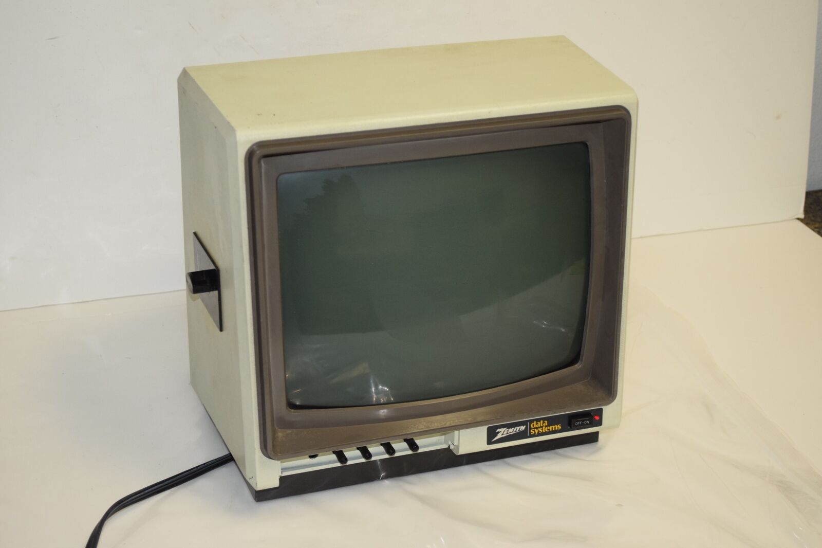 Zenith Data Systems Monitor ZVM-123-A Vintage 1984 Computer Monitor  (XHE16)