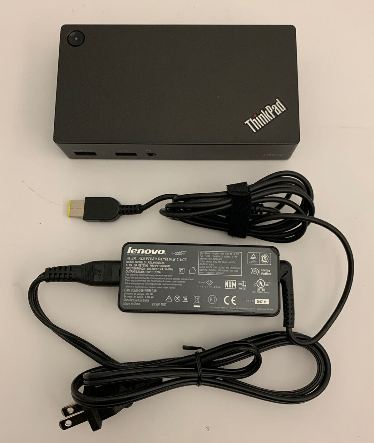 Lenovo ThinkPad DK1523 DisplayLink USB 3.0 Ultra Docking Station with AC Adapter