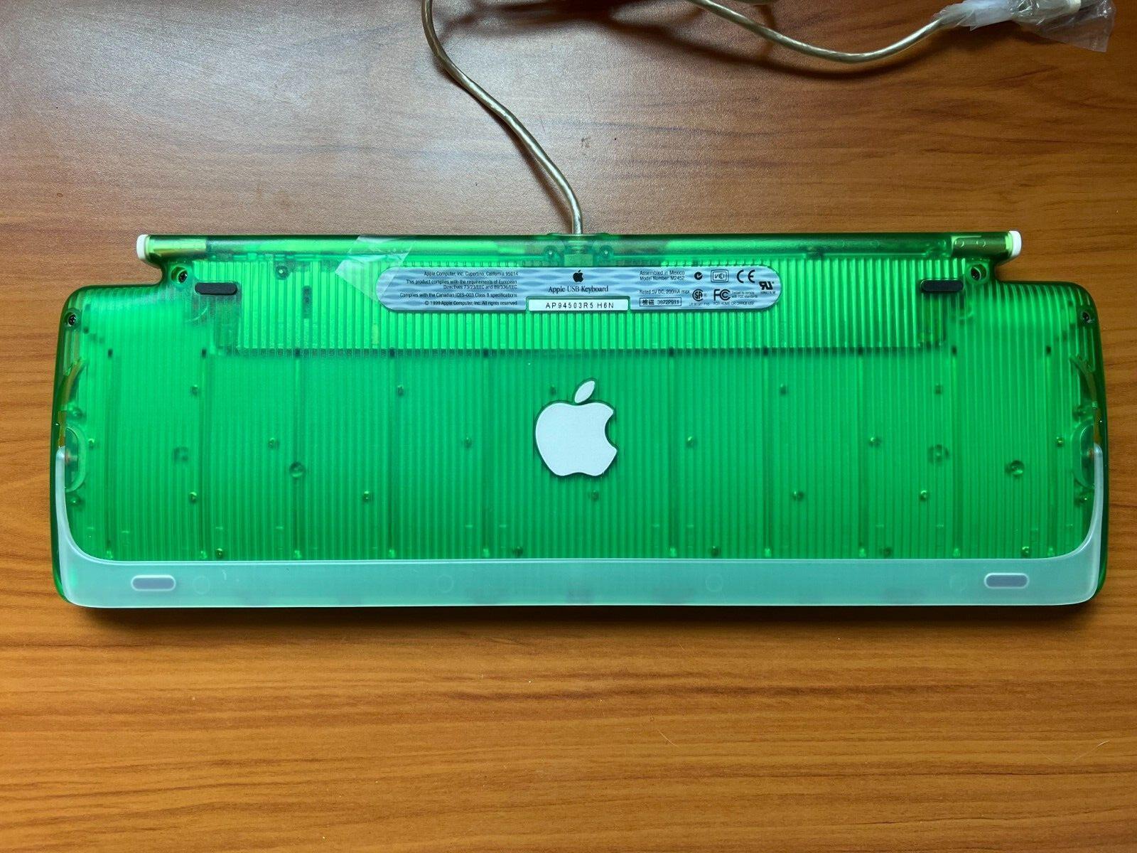 RARE Apple Lime Green USB Keyboard M2452 French Canadian Version