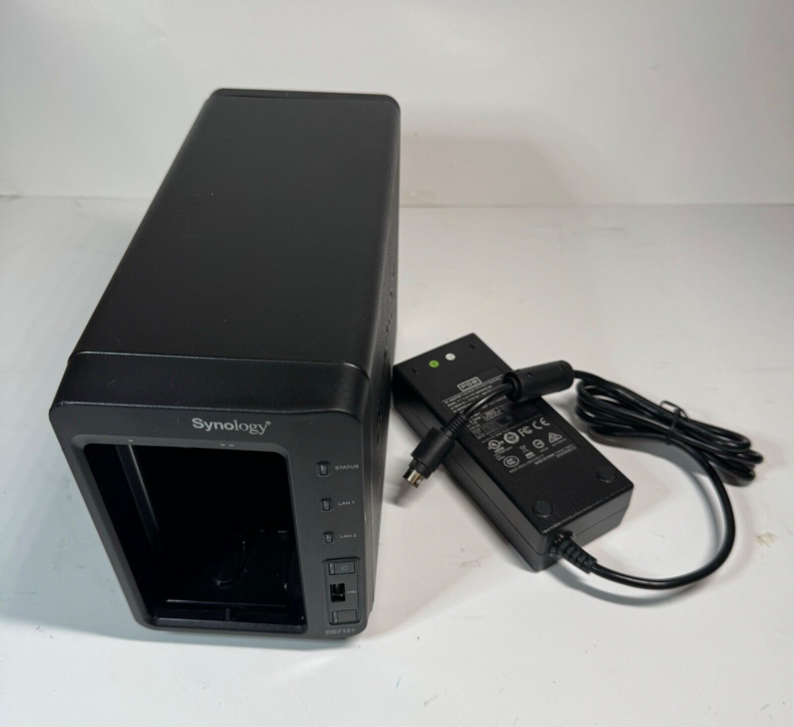 Synology DiskStation DS712+ 2-Bay All-in-One NAS Server WITHOUT caddies OR HDs