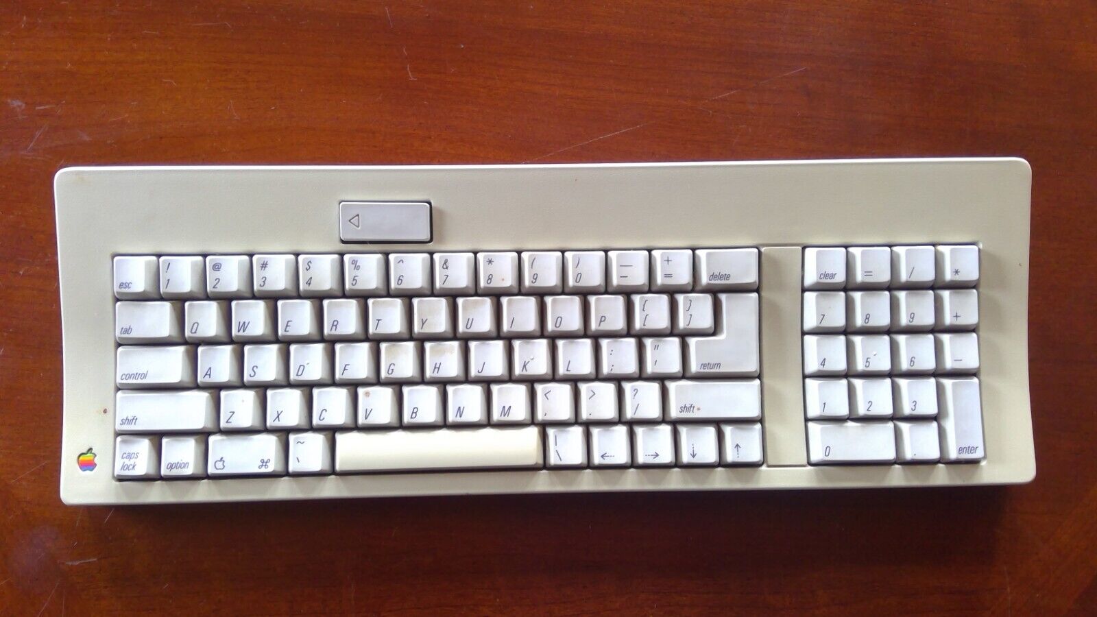 Vintage Apple Macintosh SE Keyboard (UNTESTED)