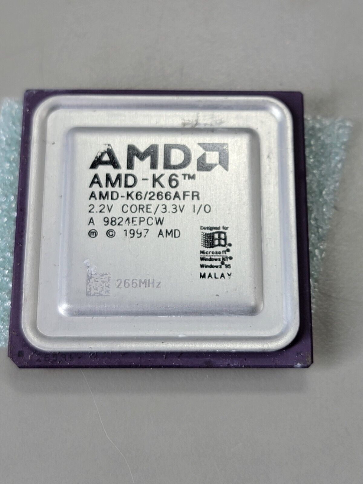 AMD-K6-266AFR K6 266 MHZ 266AFR Very Rare Vintage Processor CPU Win 95, GOLD