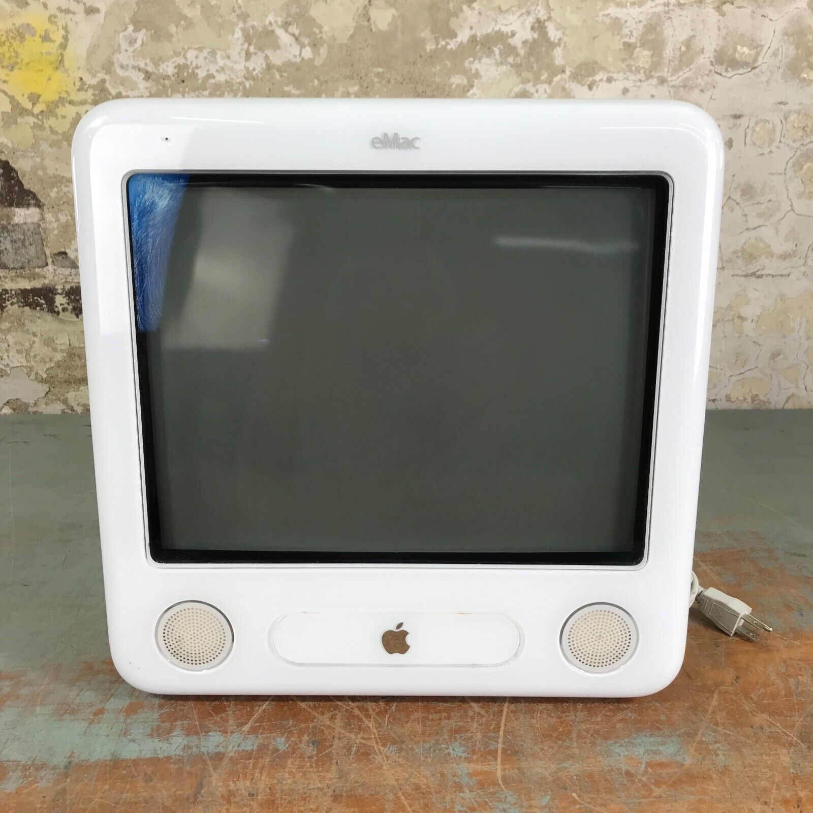 Vintage Apple eMac 17