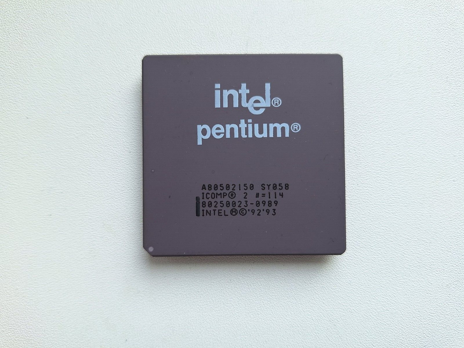 Intel Pentium 150 A80502150 SY058 very rare mobile Pentium 150 vintage CPU GOLD