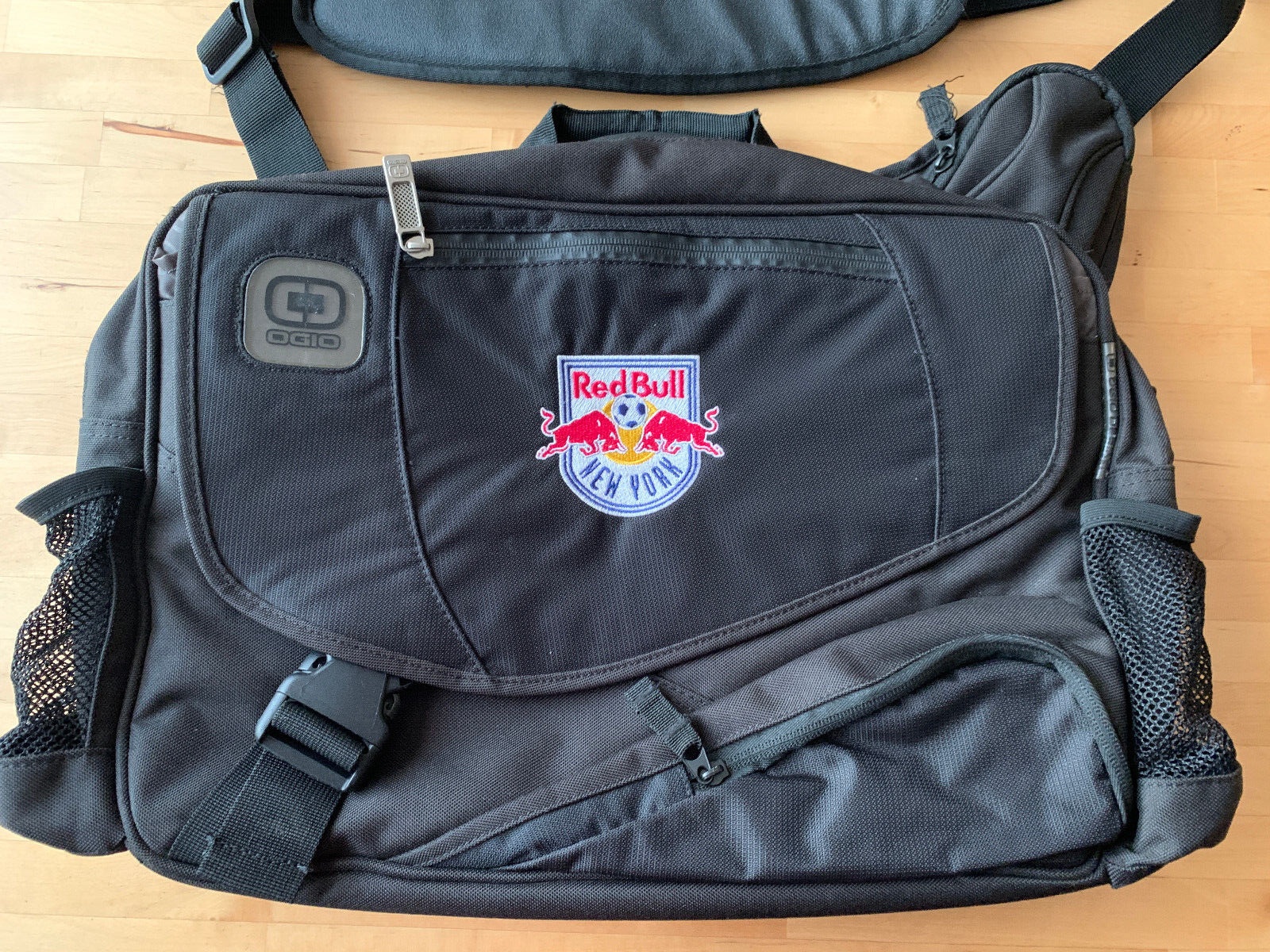 Red Bull New York Ogio Laptop Messenger Bag, Black, Many Pockets, Padding, NWOT