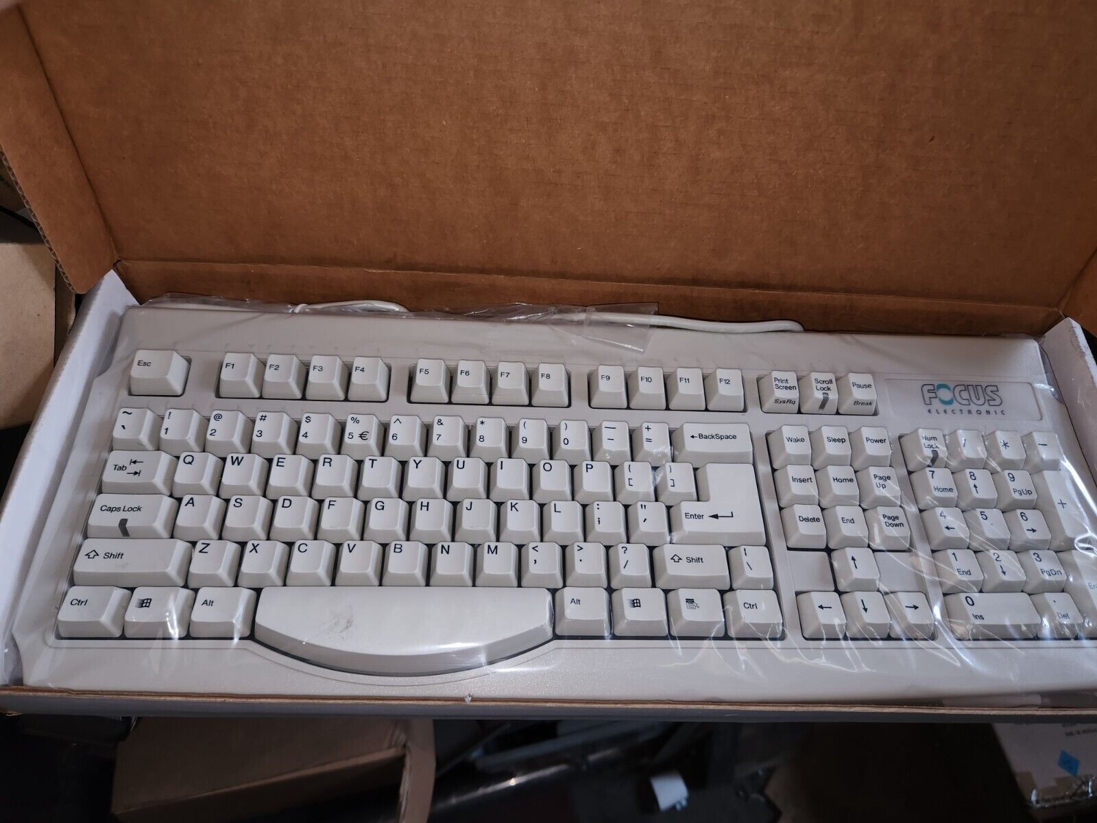 NEW Focus Electronics FK6200 Vintage Clicky PS2 Computer Keyboard Win 98 Rare