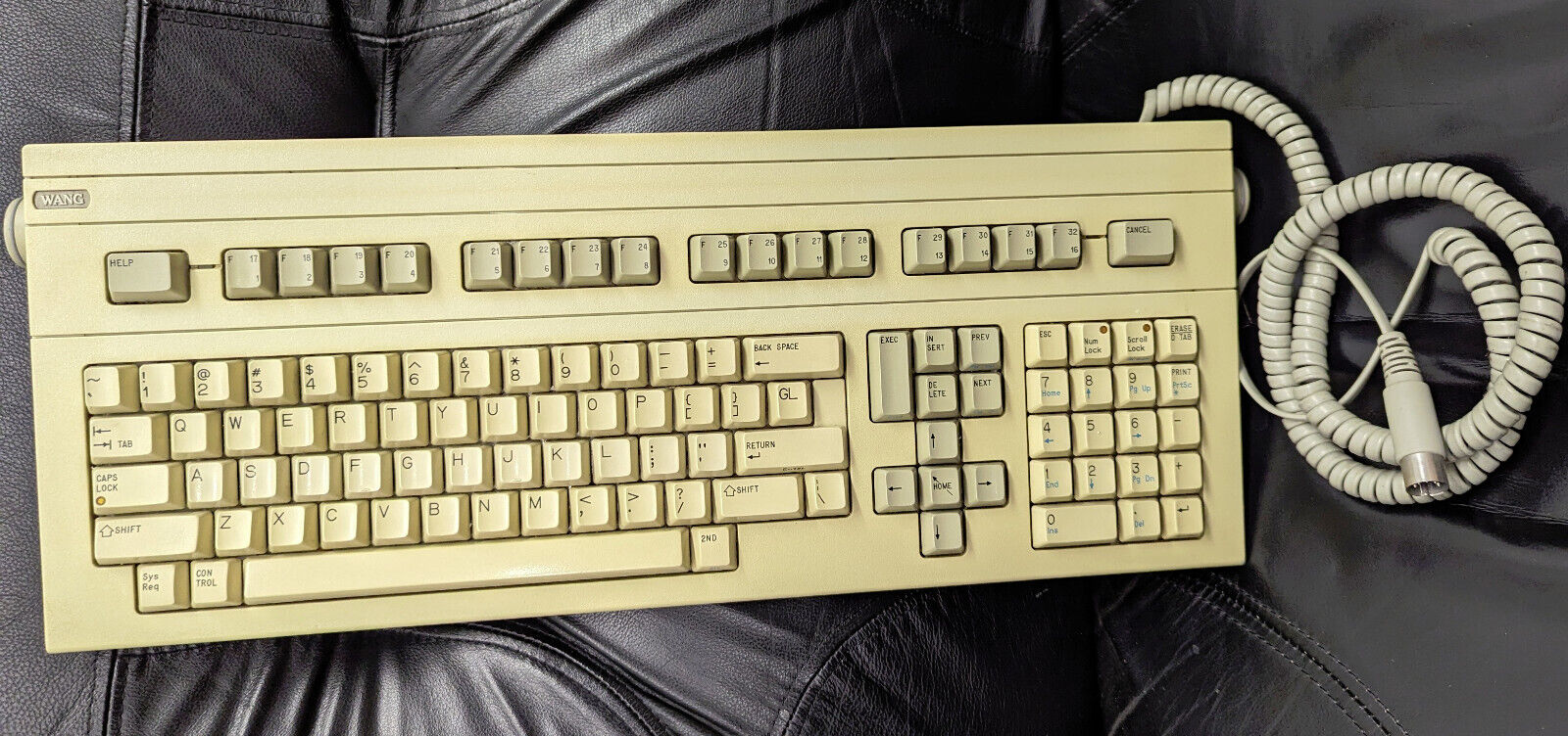 Wang 723 XT/AT Mechanical Keyboard Vintage W/Original Cable Excellent Clean