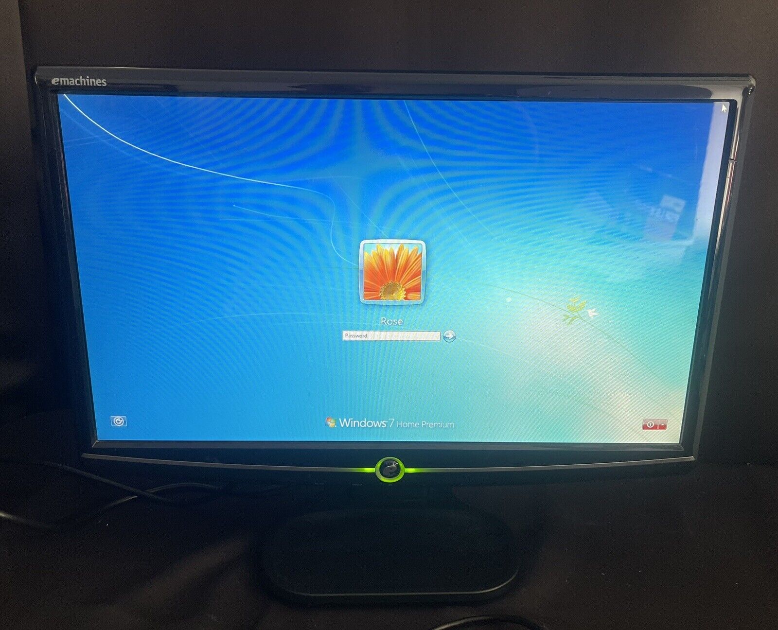 Emachines E182H D 19” LCD Widescreen Monitor With Cords