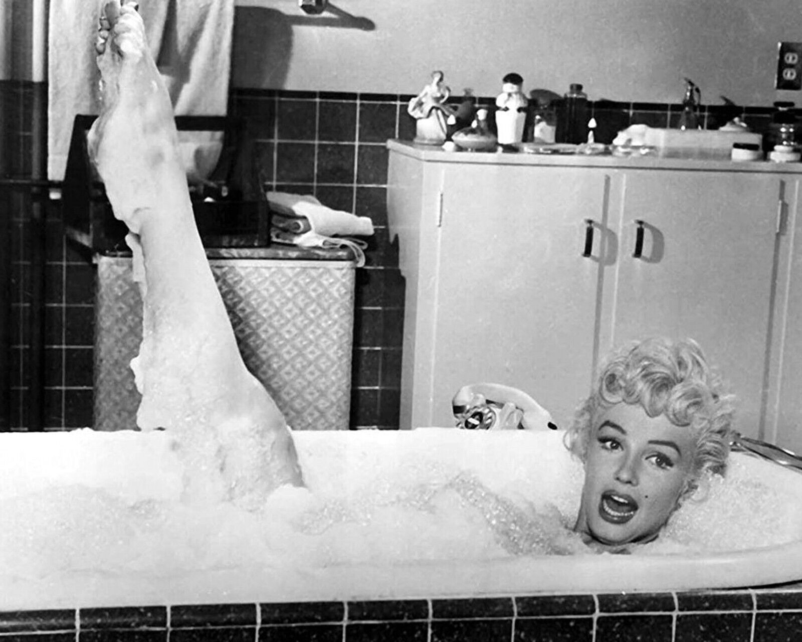 Marilyn Monroe in a bathtub  Mousepad Computer Mouse Pad  7 x 9