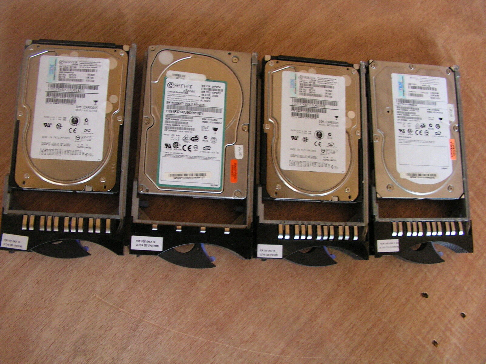 IBM eServer xSeries IBM FRU: 32P0731 90P1306 146Gb 146.8GB 10K Ultra320 SCSI HDD