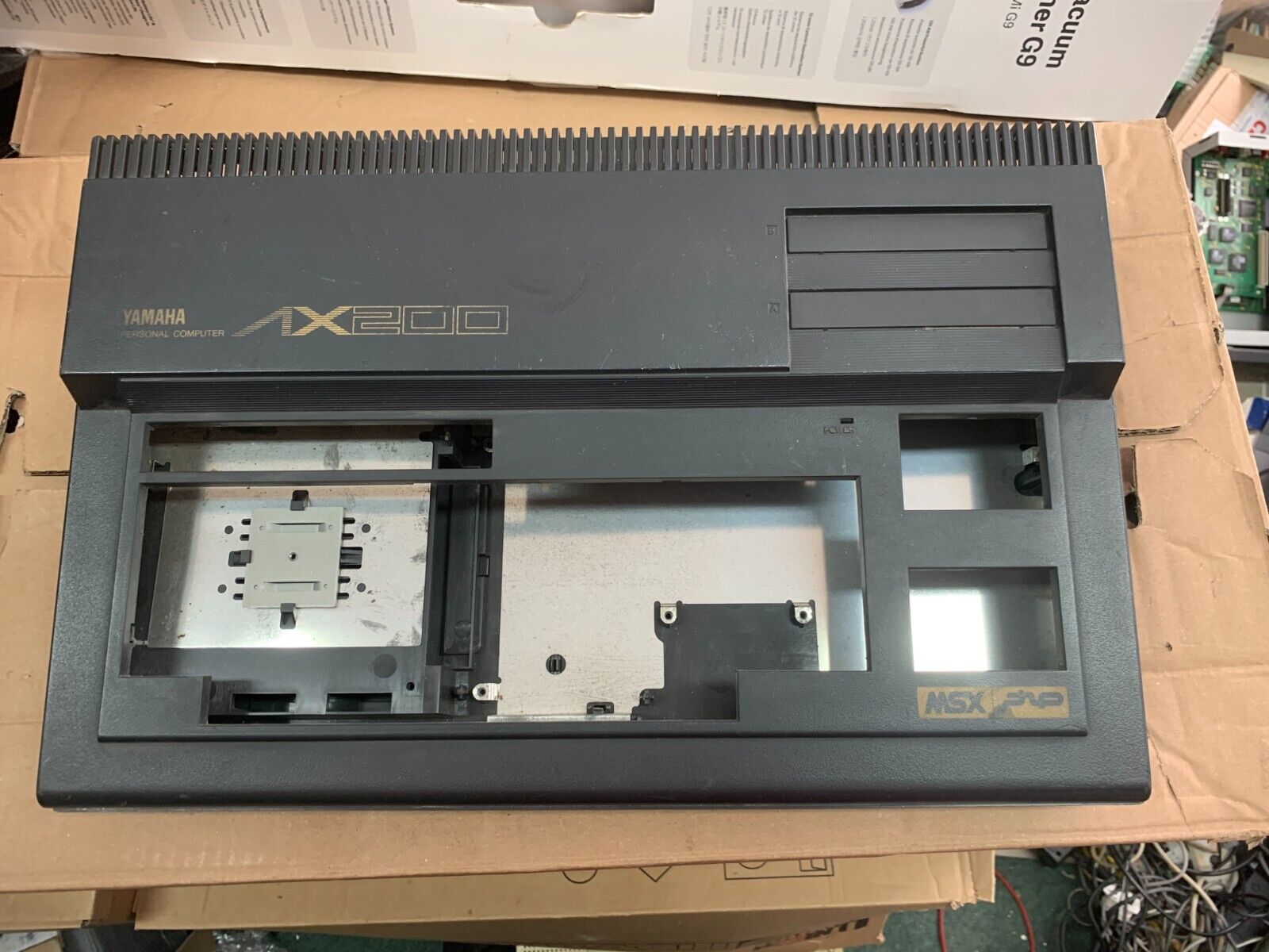 Yamaha MSX Personal Computer AX200 - chassi