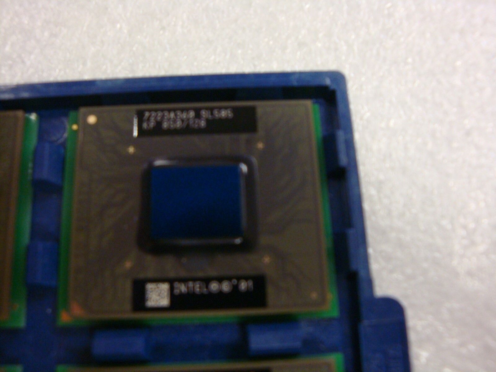 NEW Intel Mobile Celeron 850 MHz  CPU SL585