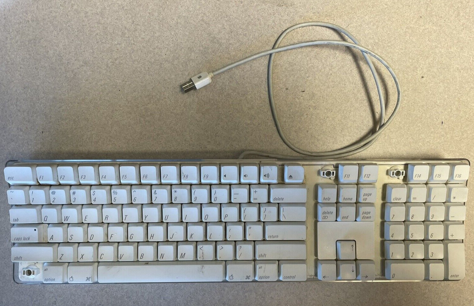 Apple Keyboard Model A1048