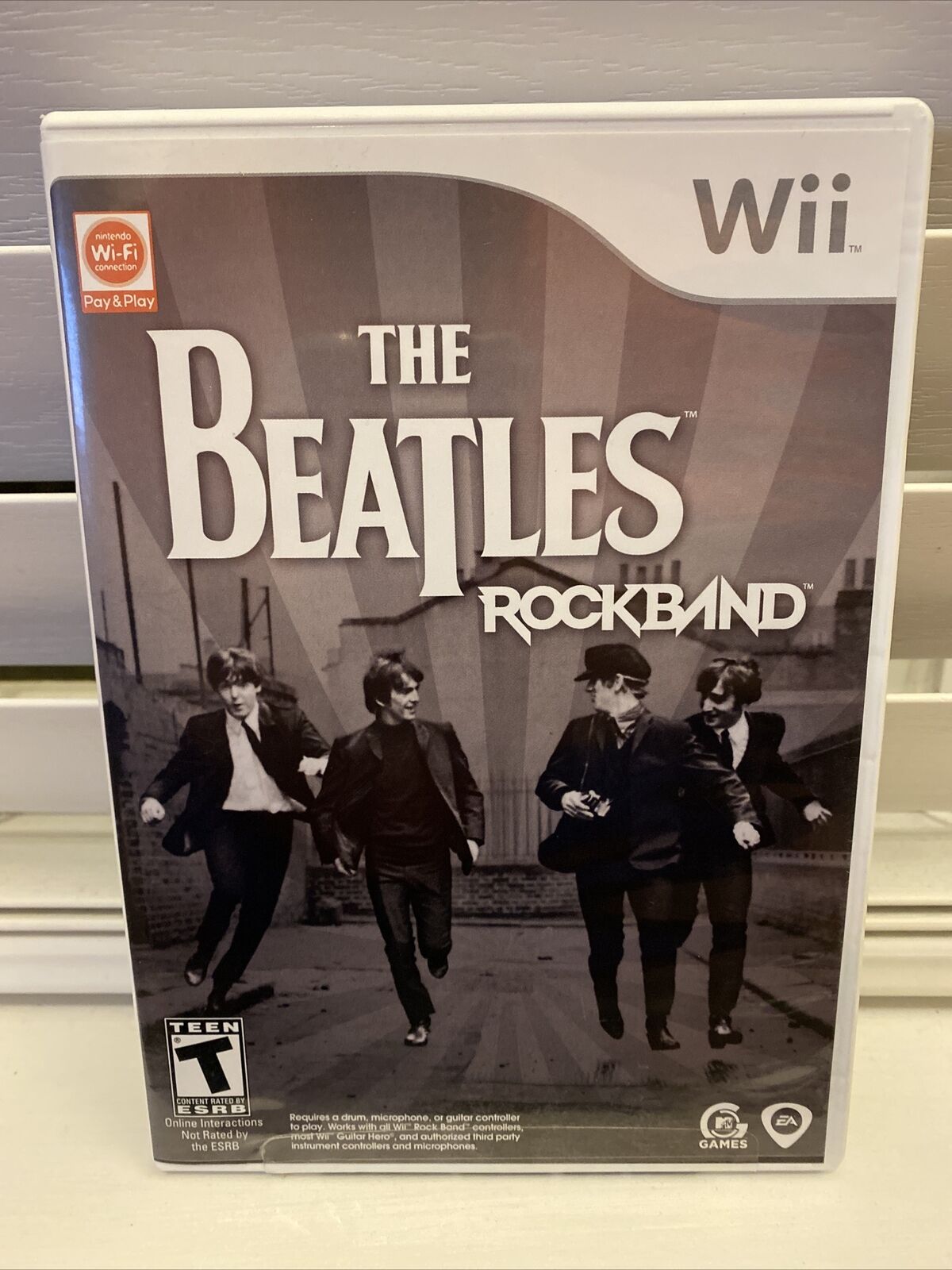 THE BEATLES Rock Band Nintendo Wii EA Games Complete with Manual (2009)