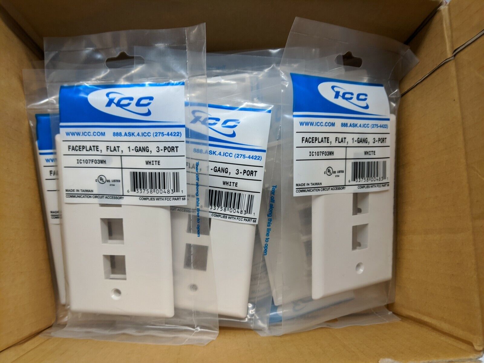 ICC IC107F03WH, Faceplate, Flat, 1-Gang, 3-Port, White 