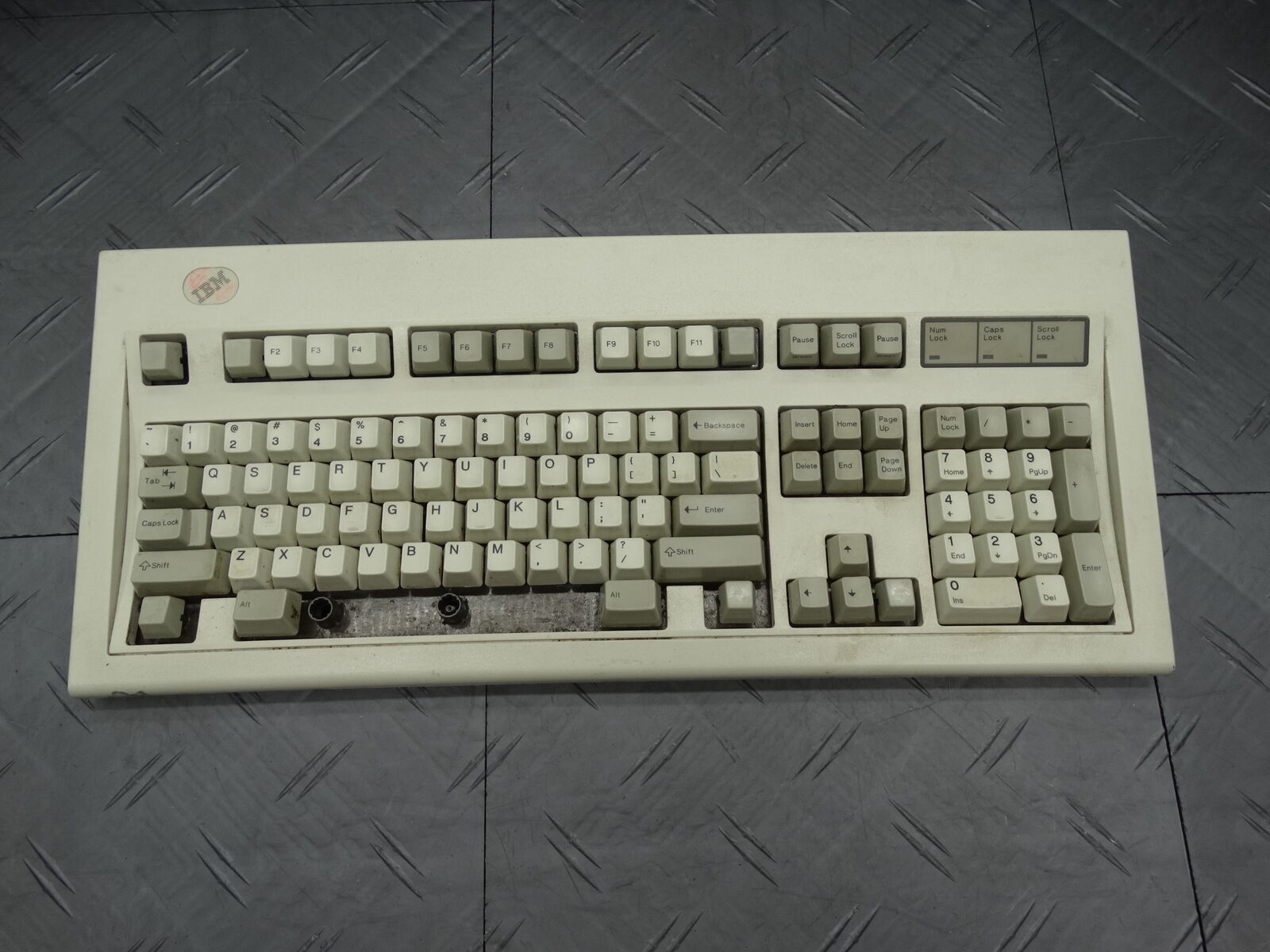 IBM Mechanical Keyboard M Vintage1391401 Mainframe 1988 Retro (Missing Keys)