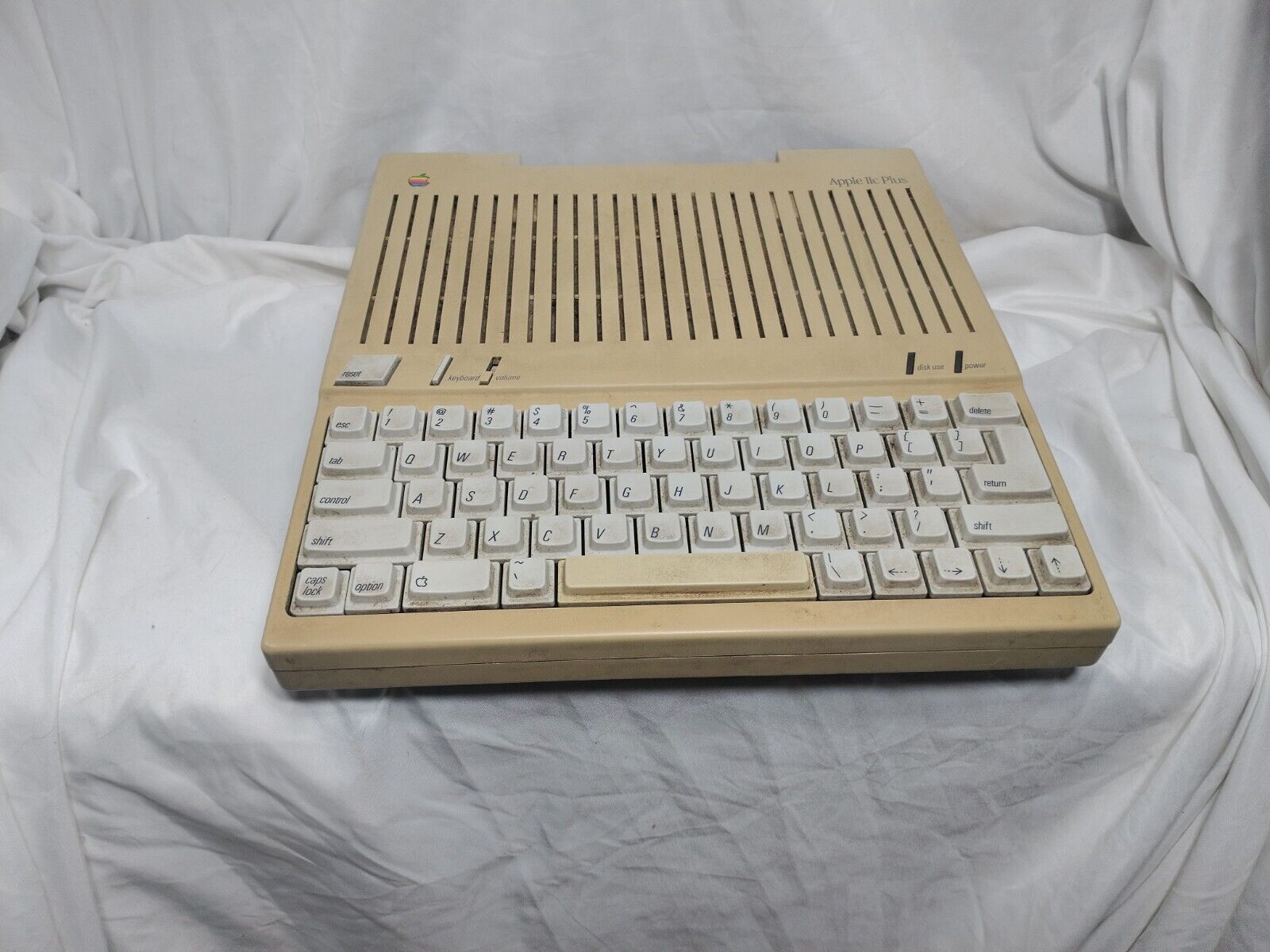 Vintage Rare Apple IIc Plus: Working Condition Unknown Physically Great