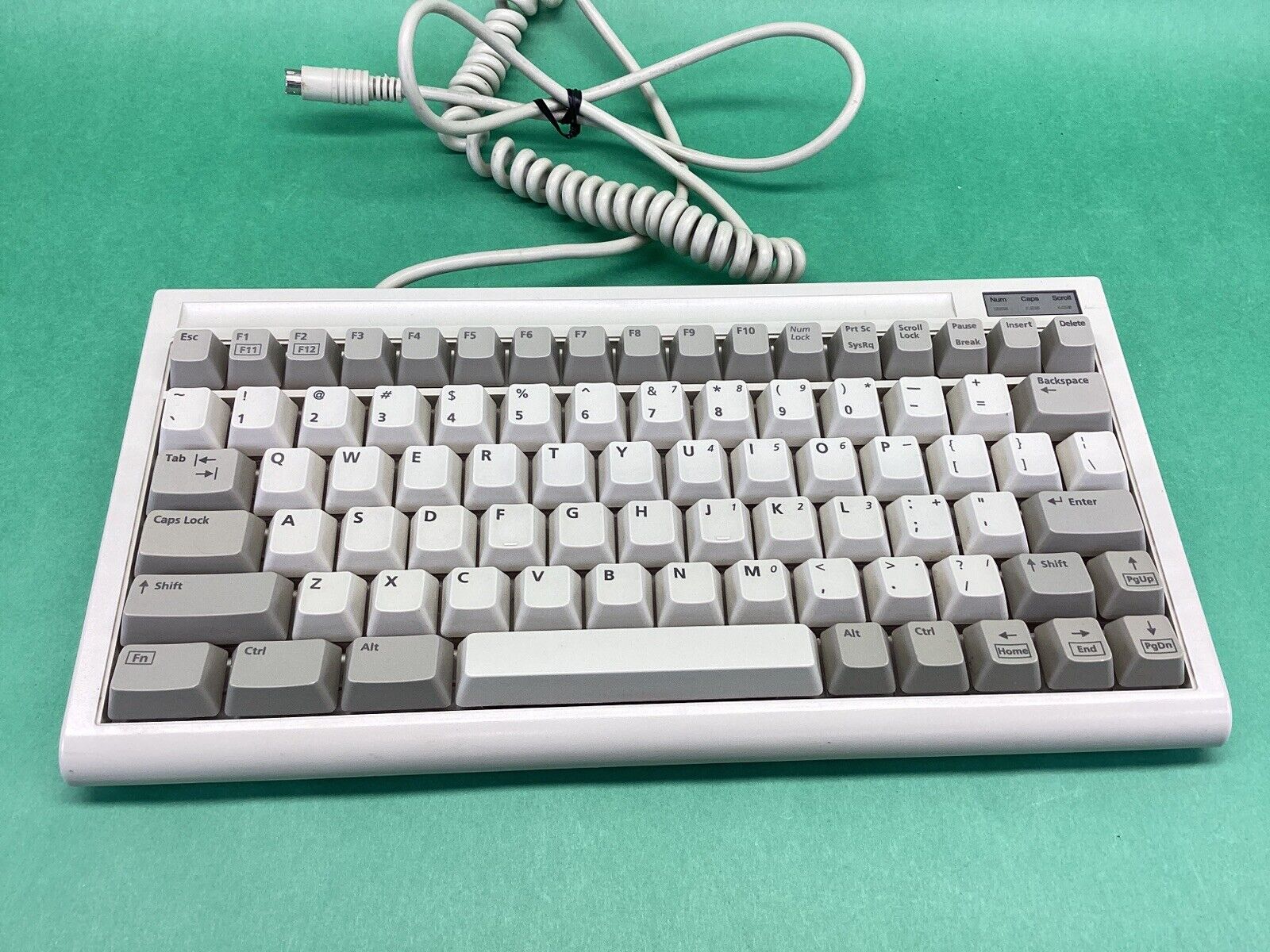 Vintage BTC 5100  Mini Compact Keyboard E5X5R5BTC-5100