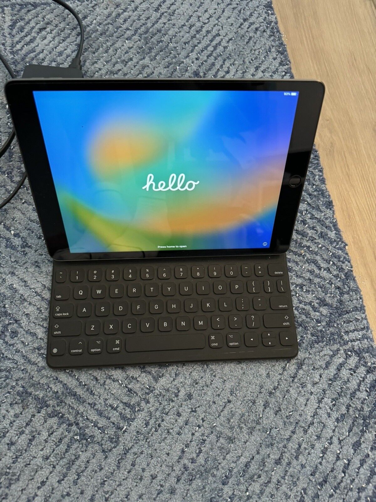 Apple iPad  9th Generation With Magic Keyboard Lot