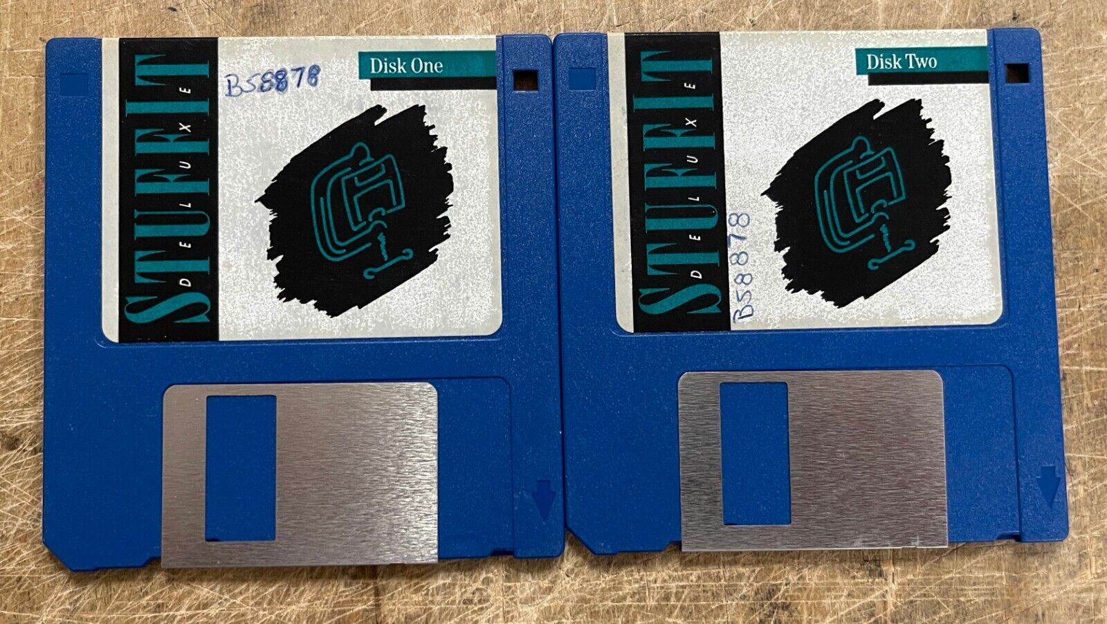 Vintage Stuffit Deluxe V 3.0.5 for Mac on 2 Floppy Disks TESTED and READABLE