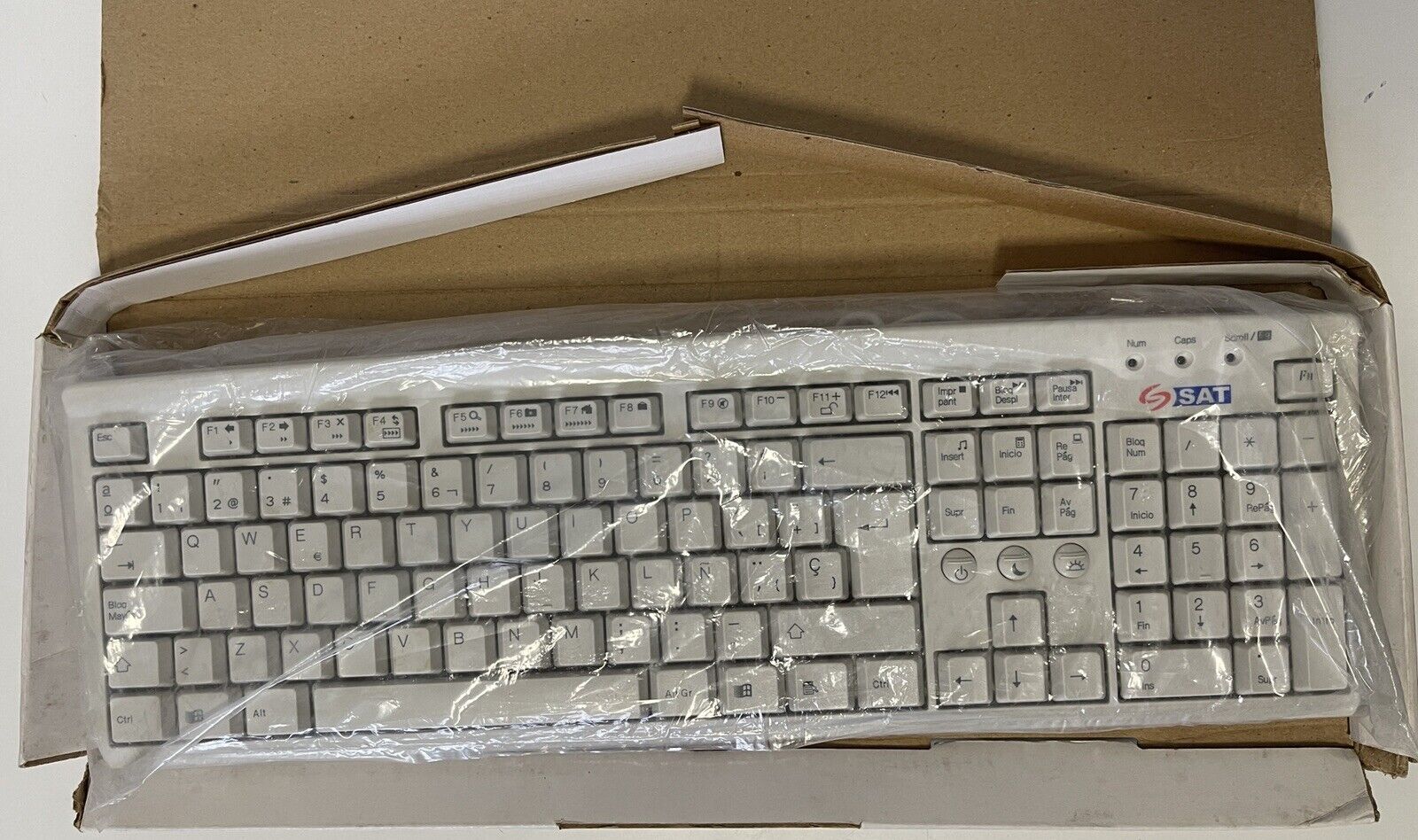 Brand New SAT Spanish PS/2 Beige PC Keyboard. Brand New with Box