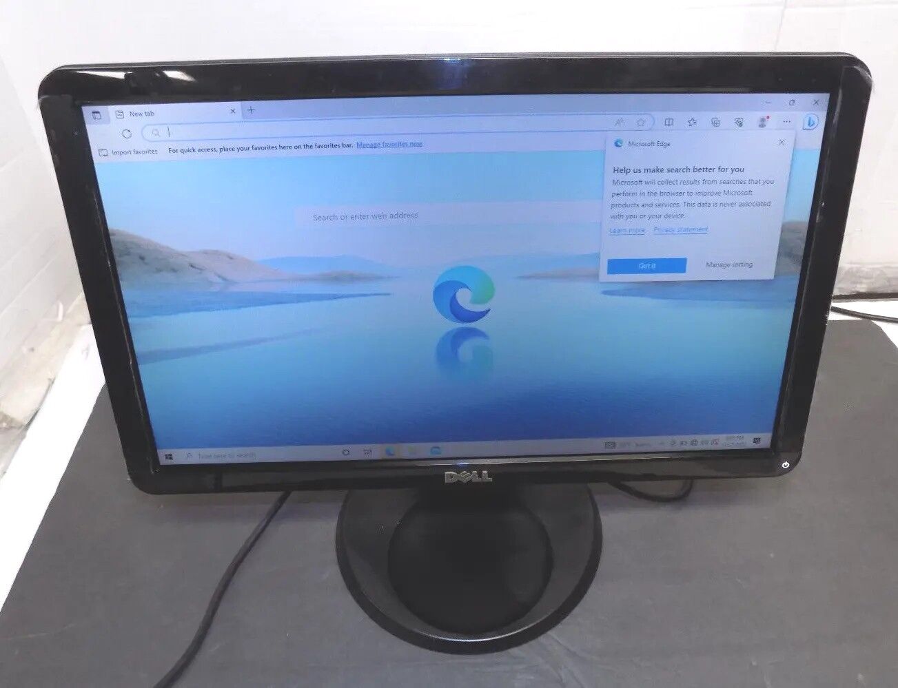 Dell IN1910NB Black 18.5 in Widescreen Flat Panel VGA LCD Computer Monitor