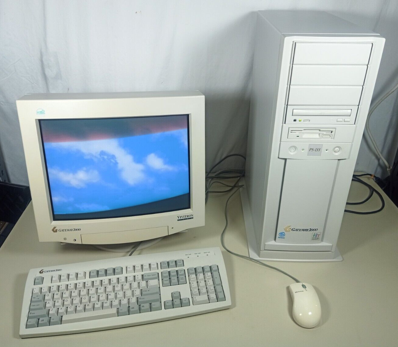Vintage Gateway 2000 Desktop Computer Win95 P5-133 w/Monitor Mouse Keyboard More
