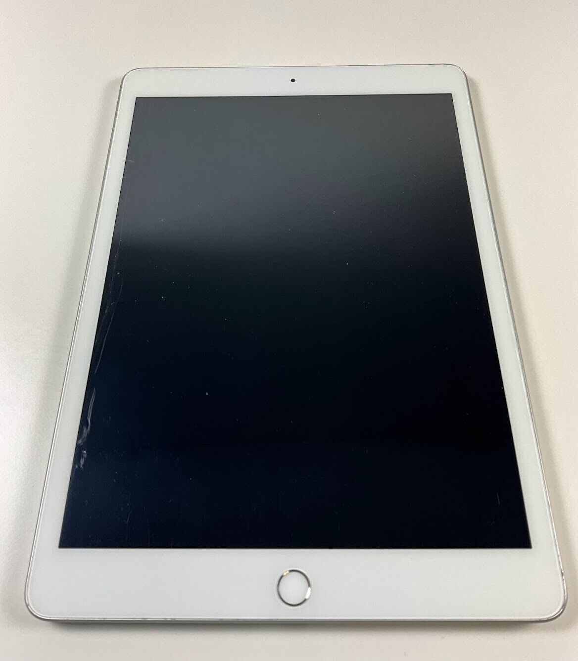 (Defective) Apple iPad 8th Gen. 32GB, Wi-Fi, 10.2 in - Silver 