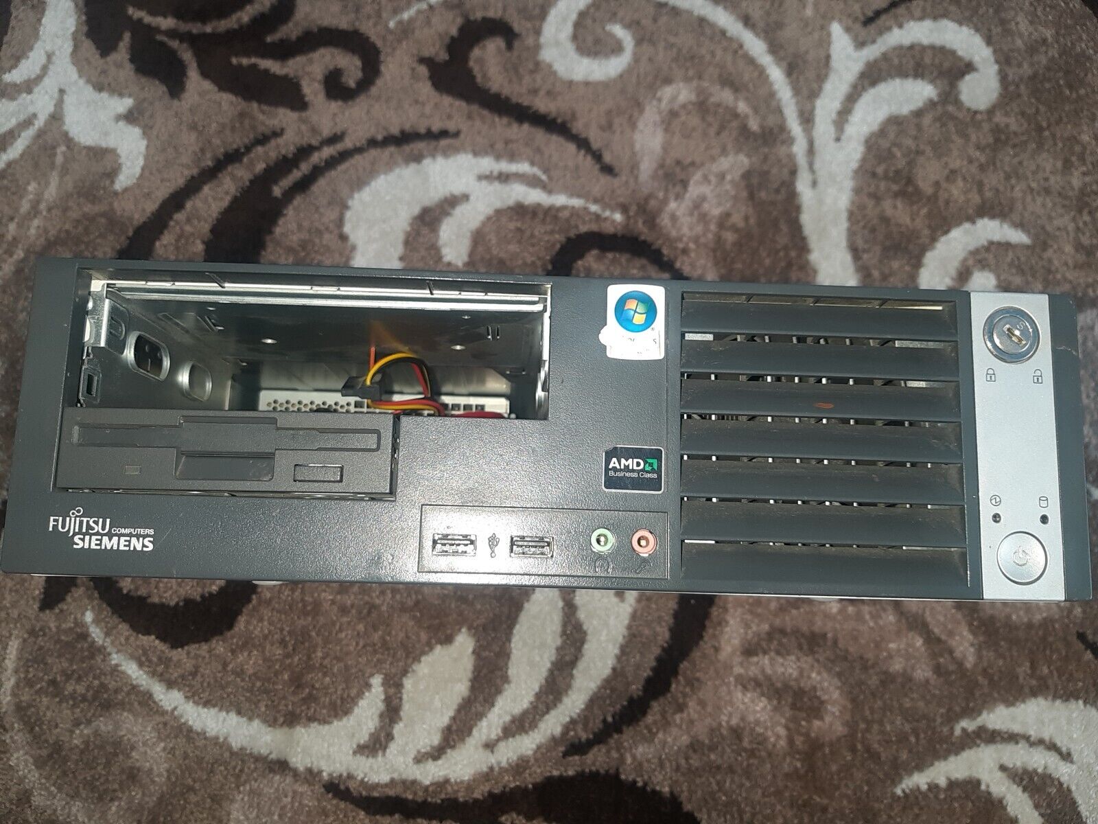 Old PC, SIEMENS Fujitsu computers, for spare parts.