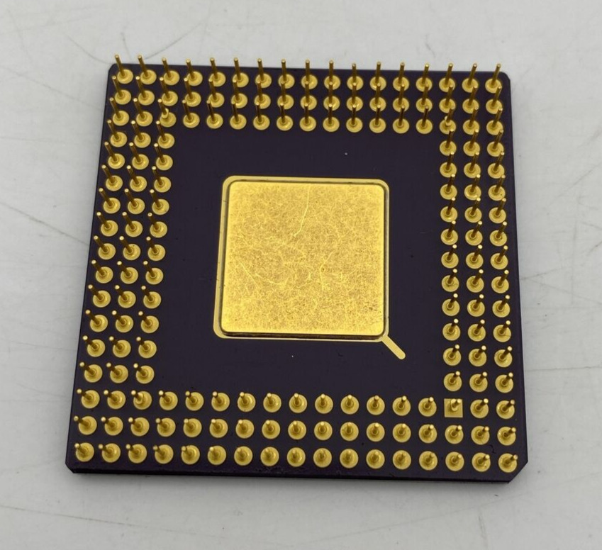 Vintage AMD AM5x86-P75 AMD-X5-133ADZ Gold Pinned Ceramic Processor
