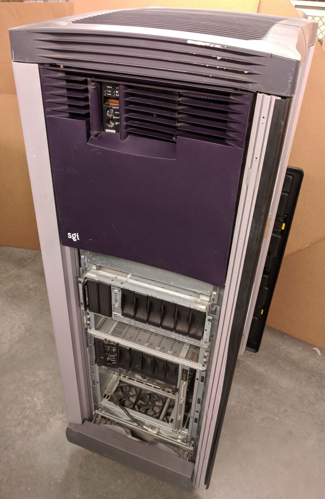 Silicon Graphics SGI Onyx2 / Origin 2000 Server & Rack Assembly #1 - NO POWER